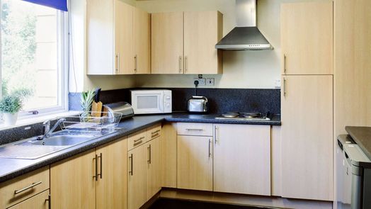 Photo of a queen's Hospital Close.