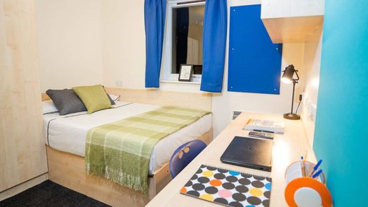 Photo of a queen's Hospital Close.