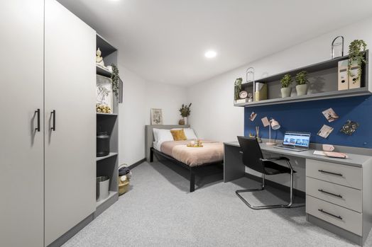 Silver Studio – Low Floor