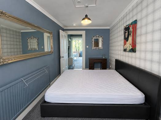 Photo of a heathfield.