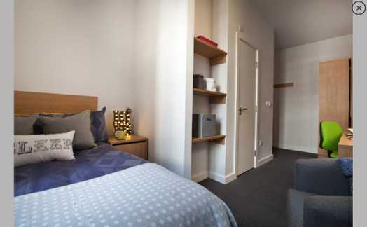 Photo of a ensuite room in a student hall in Leeds.