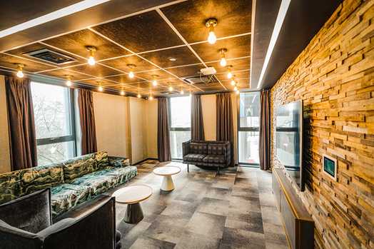 Photo of a chapter Ealing.