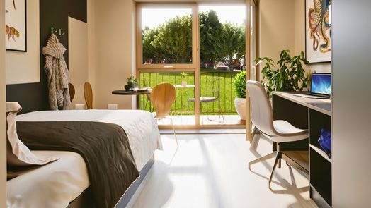 Bronze Studio with Balcony