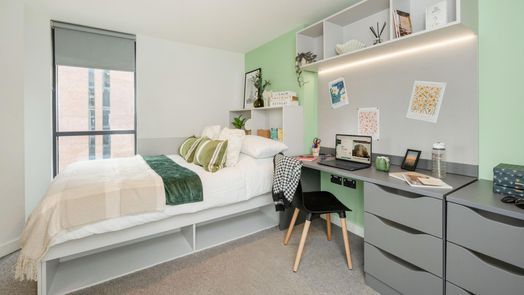 Corner Studio