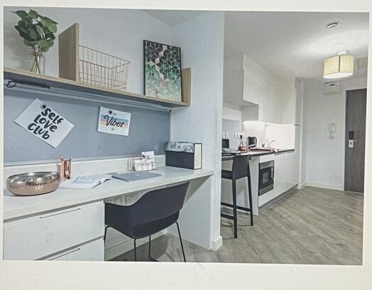 Photo of a 1-bedroom flat in Cardiff.
