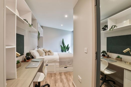 Classic 4 Bed Apartment