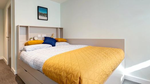 7 Bed Large En-suite