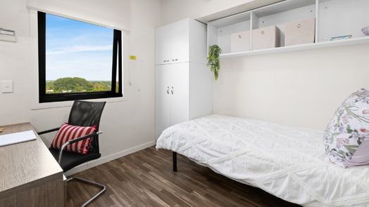 4 Bedroom Apartment with Balcony-External (With View)