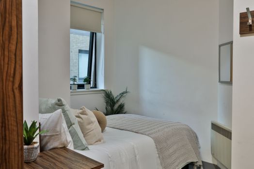 Classic 5 Bed Apartment