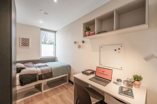 Classic Ensuite - 7 Bedroom Apartment