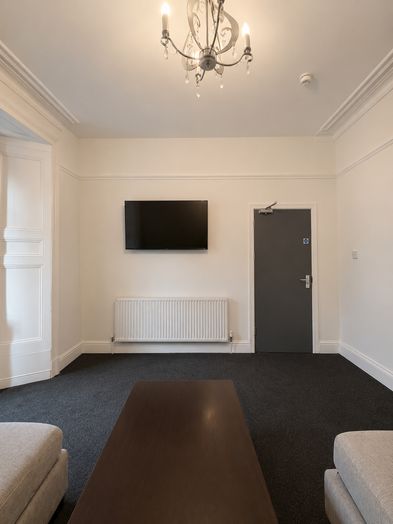 Photo of a 11 Eaton Crescent.
