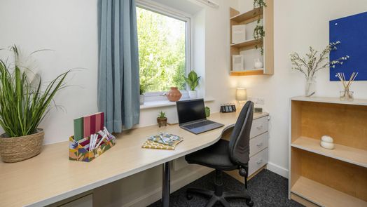 Ensuite