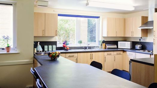 Photo of a queen's Hospital Close.