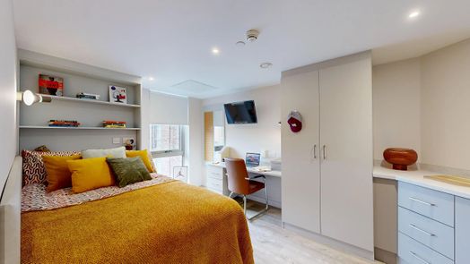7 Bed Accessible Studio
