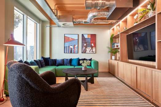 Photo of a queen Street Studios.