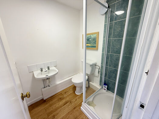 Photo of a 4 bedroom student house in Kingston Upon thames.