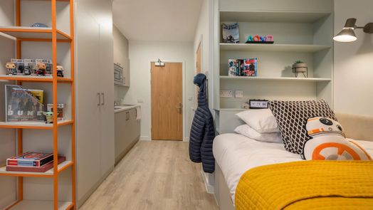 Penthouse Studio