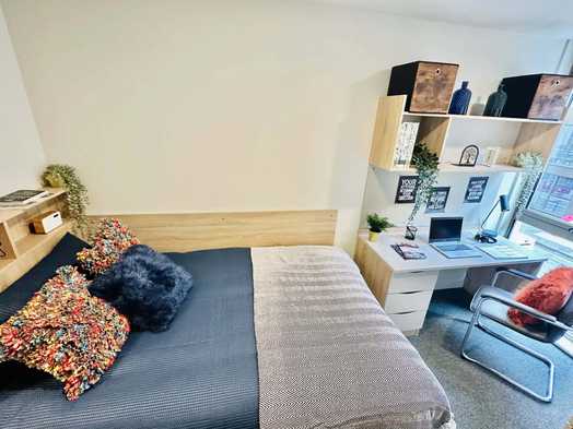 Silver En Suite – High Floor