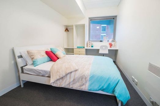 Large Studio Apartment with AirCoin