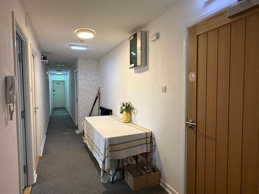 Photo of a 4 bedroom flat.