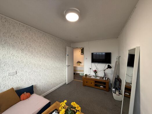 Photo of a 4 bedroom flat.