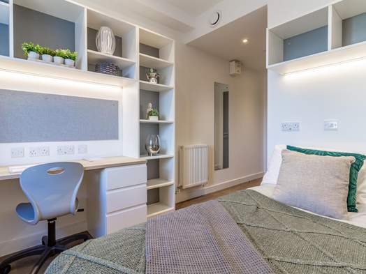 5 Bed Premium Ensuite