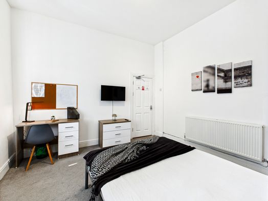 Photo of a 142 King Edwards Road - 6 Bed.