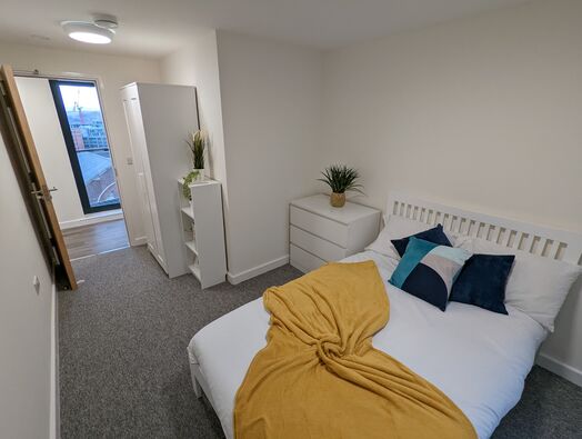 Photo of a anglo Works - flat share .