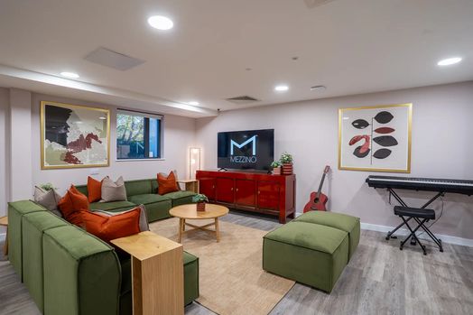 Photo of a sycamore House.