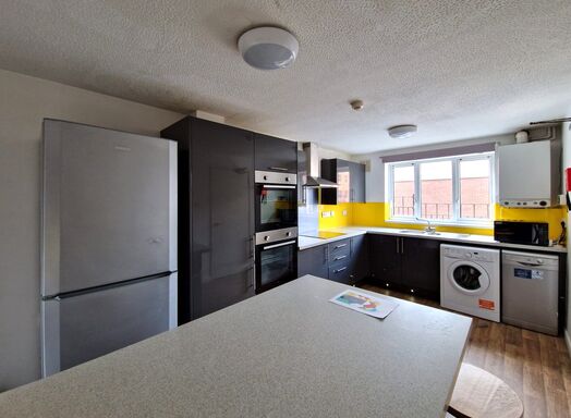 Photo of a 6-bedroom house .