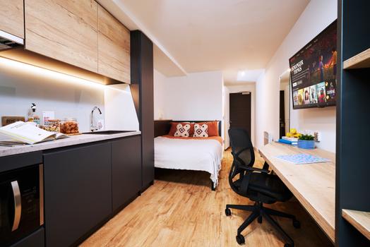 Classic Plus Studio