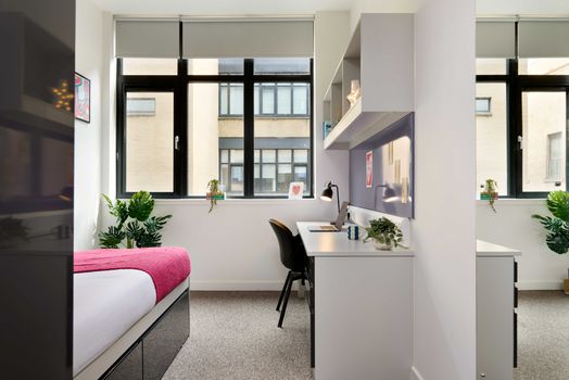 Gold Ensuite