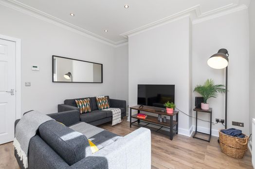 Photo of a 14, Trelawn Terrace.