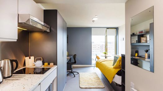 7th & 8th Floor Studio