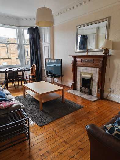 Photo of a spacious 4-Bedroom Flat to Let – Marchmont Road, Edinburgh.