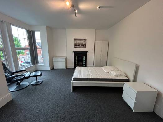 Photo of a 14 Bernard Street - 4 Bed.