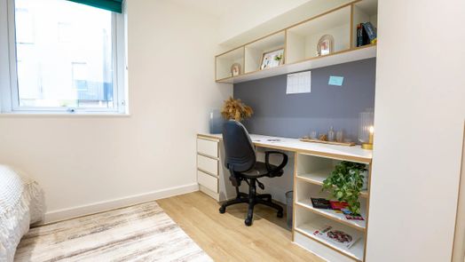 Premium Townhouse Studio