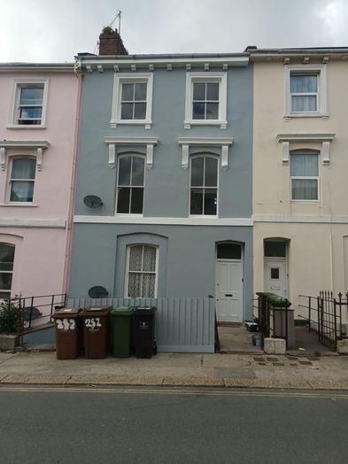 Photo of a 252, North Road West, Flat 3.