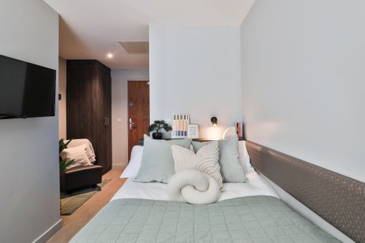 Classic Bigger 3 Bed Apartment