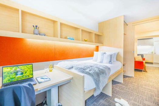 5 Bedroom Apartment
