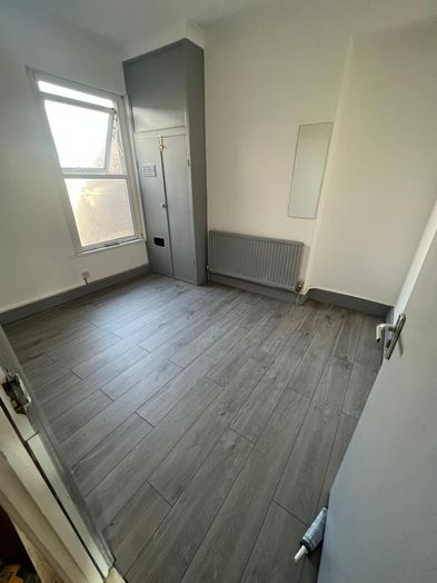 Photo of a 56 Cambridge Street.
