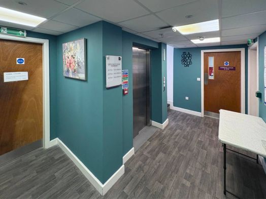 Photo of a cube Greenwich.