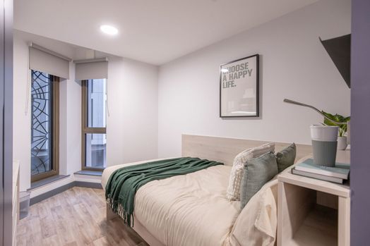 6 Bed Premium Ensuite