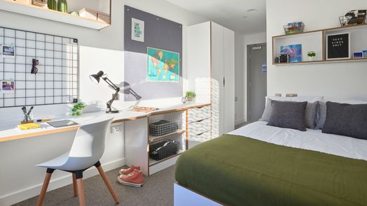 Bronze Ensuite