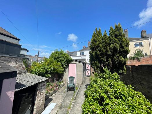 Photo of a 24, Winston Avenue.