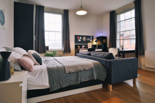 Classic Bigger 1-Bed Apartment