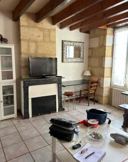 Photo of a double-bed room in a 2-bedroom house in Bordeaux.