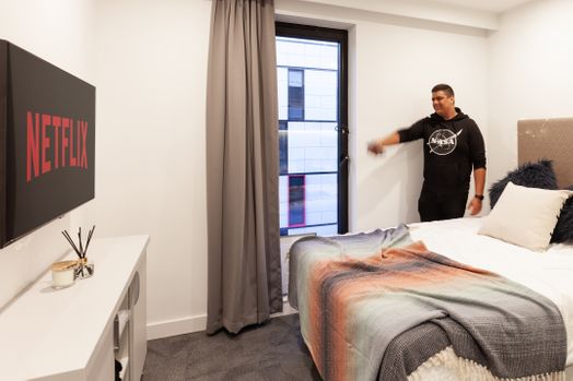 Ensuite in 6 Bed Apartment