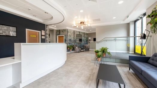 Photo of a knoll Court.