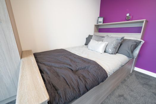 Silver En Suite